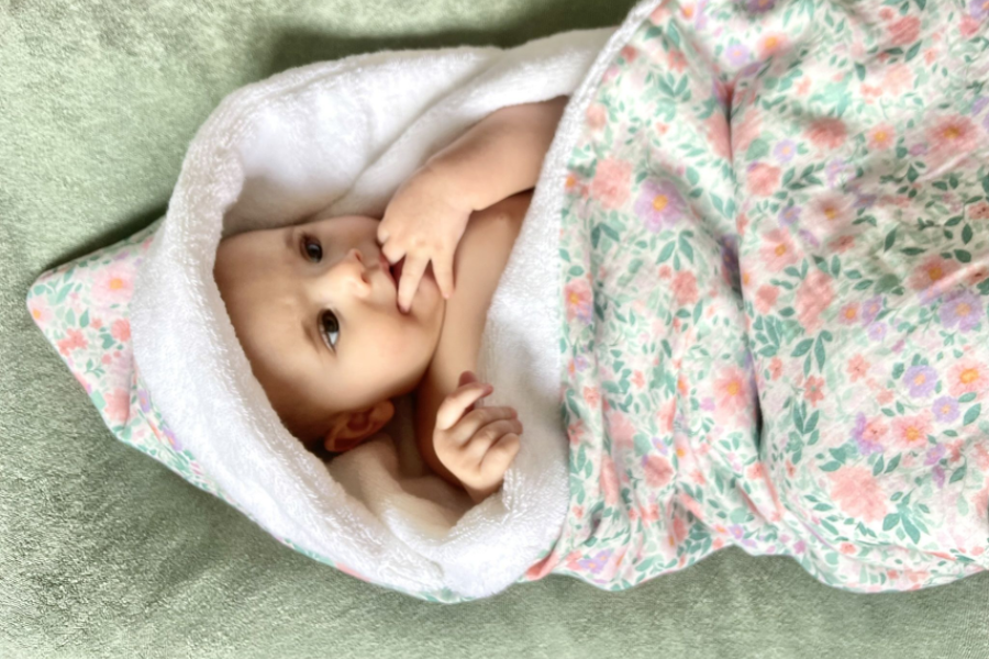 Bain de bébé : les essentiels vraiment utiles au quotidien